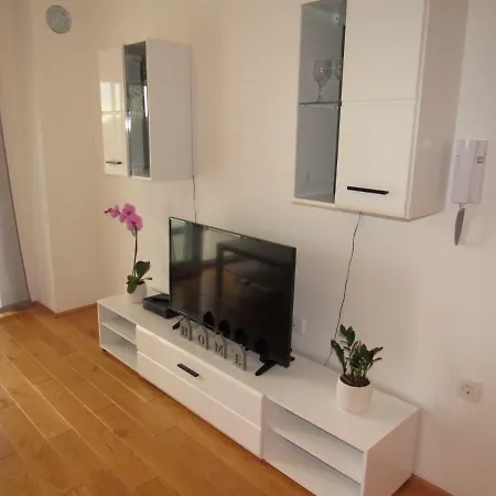Marina & Ivan Apartman *